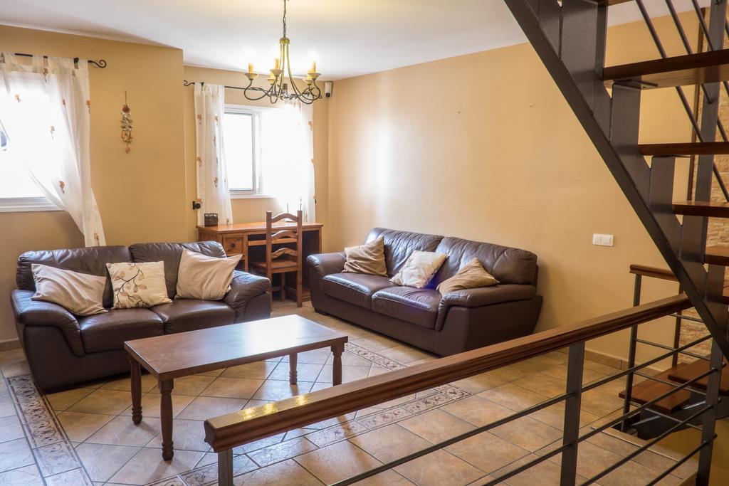 Amazing Duplex 3 Bedrooms Good Wifi With Terrace & Bbq คอร์ราเลโฮ ภายนอก รูปภาพ