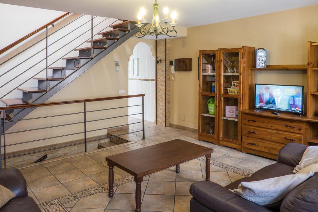 Amazing Duplex 3 Bedrooms Good Wifi With Terrace & Bbq คอร์ราเลโฮ ภายนอก รูปภาพ