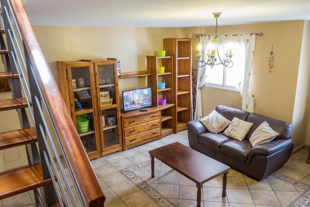 Amazing Duplex 3 Bedrooms Good Wifi With Terrace & Bbq คอร์ราเลโฮ ภายนอก รูปภาพ